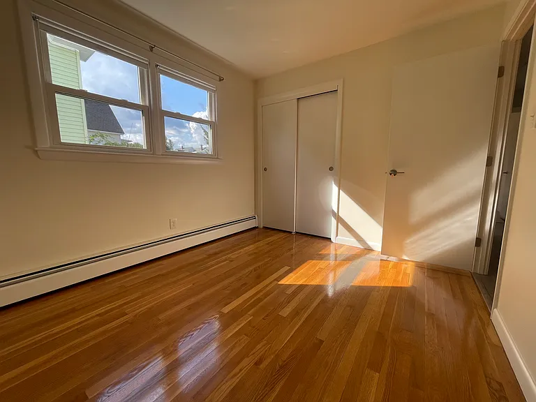 838 Clay St — Photo 4