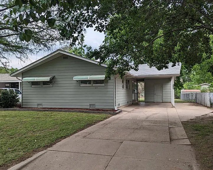 2214 S Wichita St — Photo 1