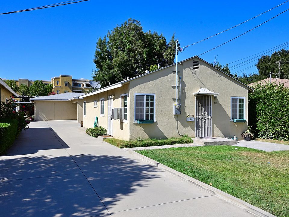BUNGALOW STYLE - NO Shared wall, like living in a Single Family House!