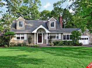 6 Vine Ln, East Northport, NY 11731