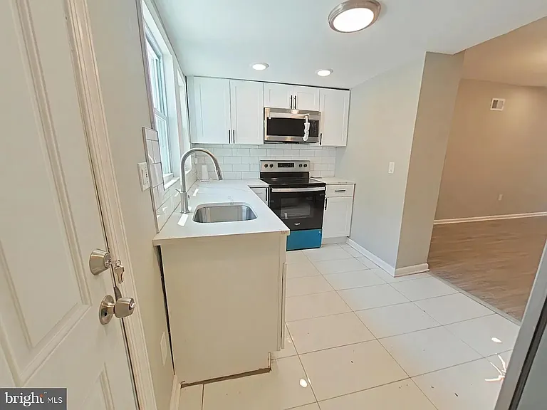 1743 N Stillman St — Photo 5