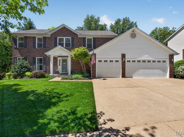 2950 Bayberry Ridge Dr, Saint Louis, MO 63129