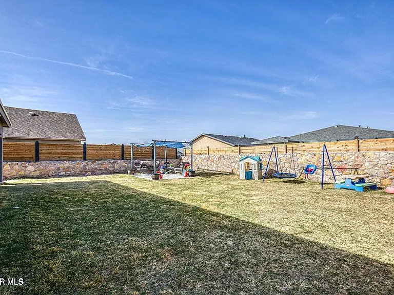 329 Samuel Vista St — Photo 19