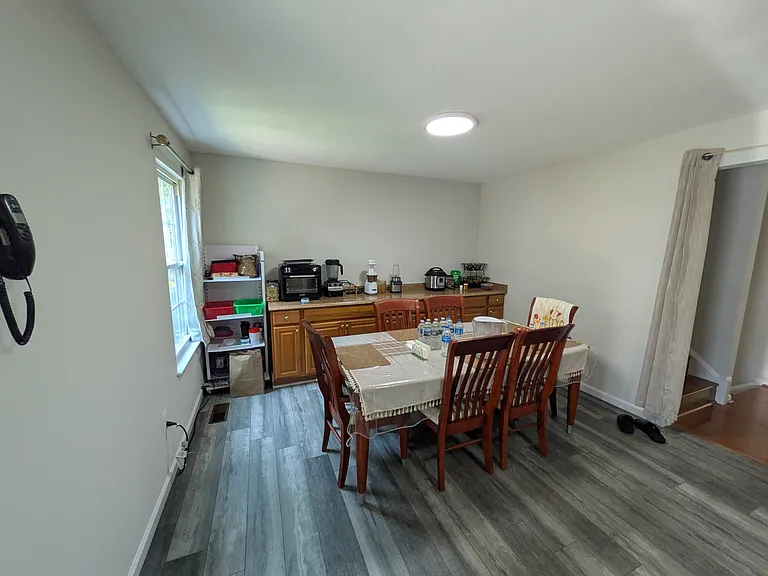 8121 Crabapple Ln — Photo 3
