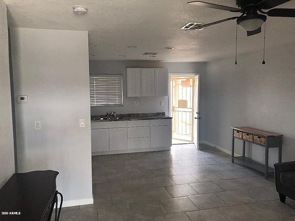 2nd image of 2450 E Tamarisk Ave