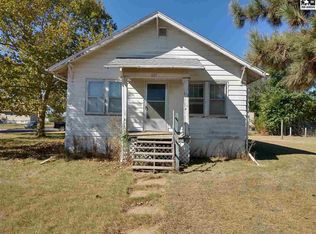 823 S Hamilton St, Pratt, KS 67124