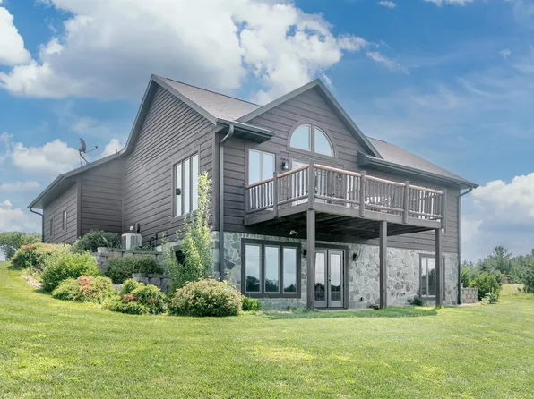 N7453 Silver Canoe Ct, New Lisbon, WI 53950