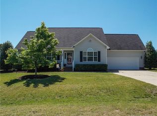 174 Maple Leaf Ct, Lillington, NC 27546