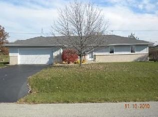 6611 Swansdown Rd, Loves Park, IL 61111