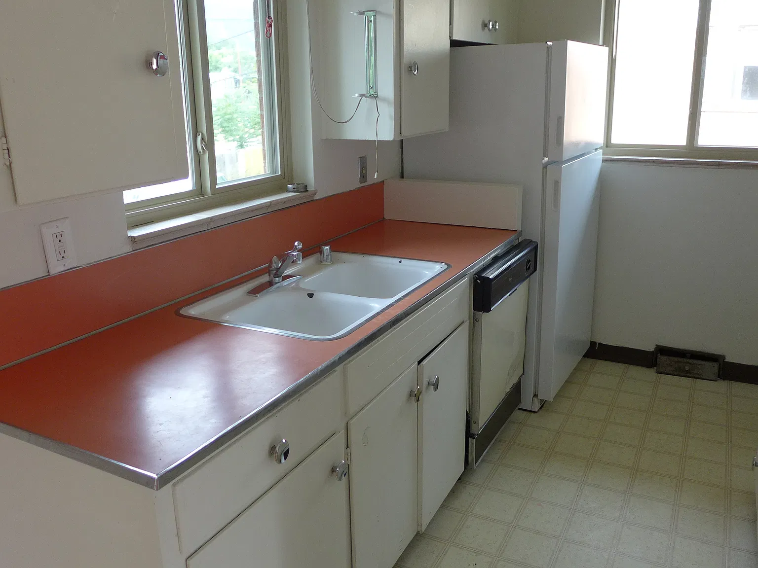 5 bed, 2060 sqft, $6,600 — Photo 3