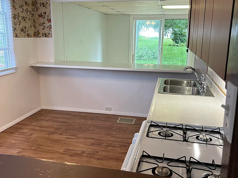 502 Center St — Photo 17