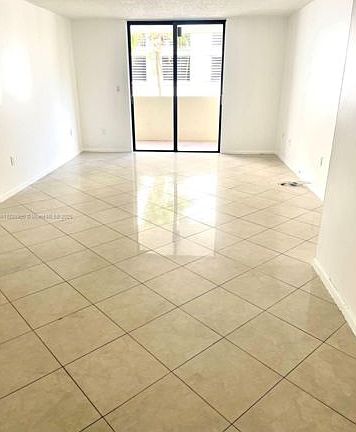 2nd image of 1621 Collins Ave APT 402