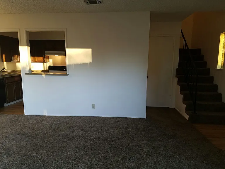 1078 Franklin Ave — Photo 87