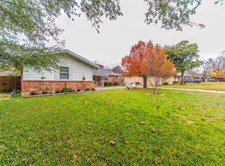 3908 Springbranch Dr, Benbrook, TX 76116