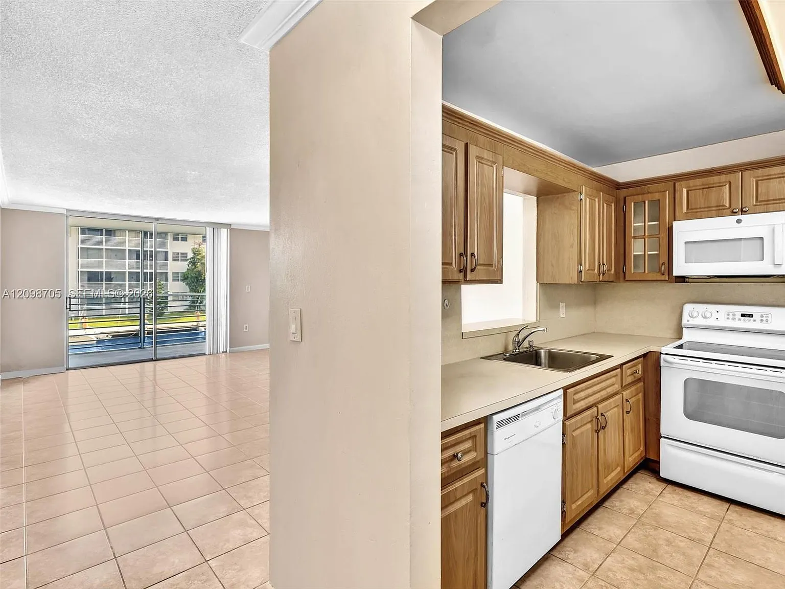 3600 NE 170th St — Photo 4