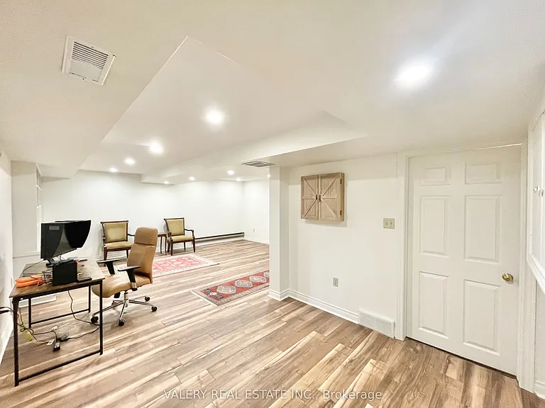 12 Weatherstone Ct #LOWER — Photo 16