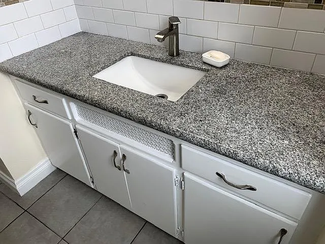 8624 Lilienthal Ave — Photo 16