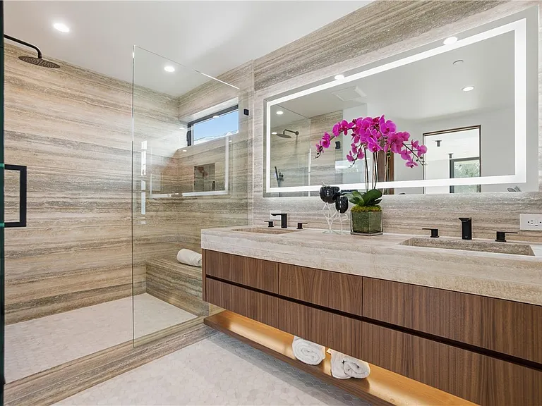 400 Heliotrope Ave — Photo 21