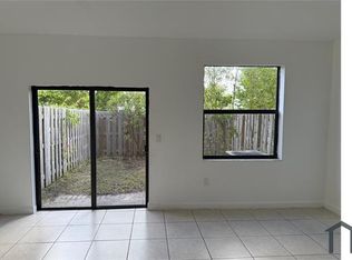 607 NE 208th Ter #607, Miami, FL 33179
