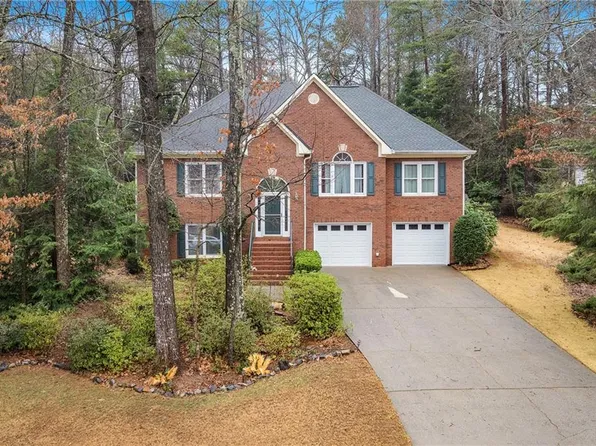 2070 Ivy Ln, Cumming, GA 30041