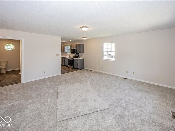 4th image of 406 Mount St