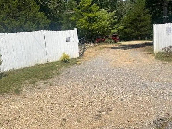 164 Pine Ridge Rd NW, White, GA 30184