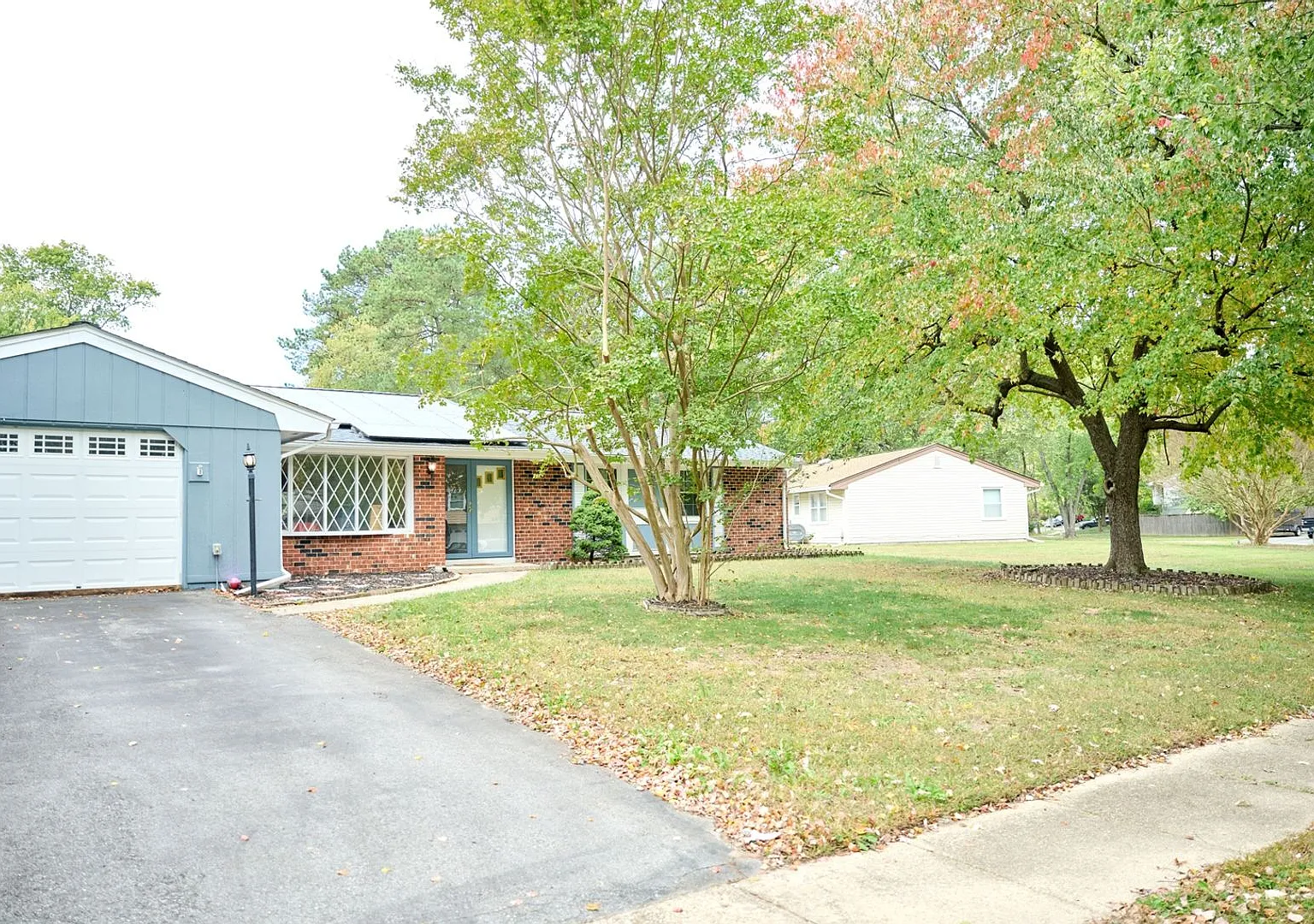 Spacious 4BR/2BA Furnished Home w/ Utilities, Mini Gym & Large Fenced Yard Pinefield, Waldorf MD — Photo 3