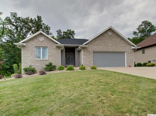 2918 Parkwood Dr, Quincy, IL 62305