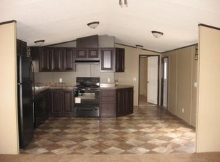 121 Overland Ct, Azle, TX 76020