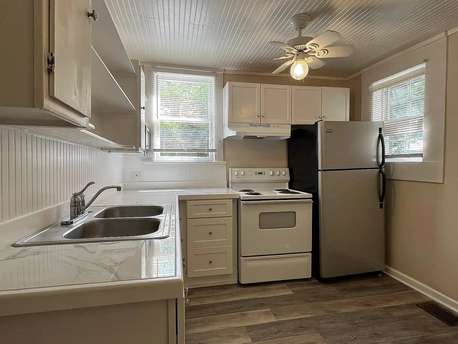 2 bed, 700 sqft, $1,400 — Photo 3