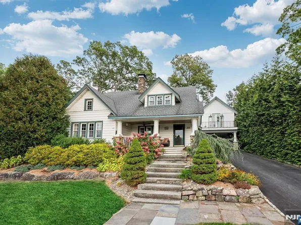 203 Long Pond Rd, Hewitt, NJ 07421