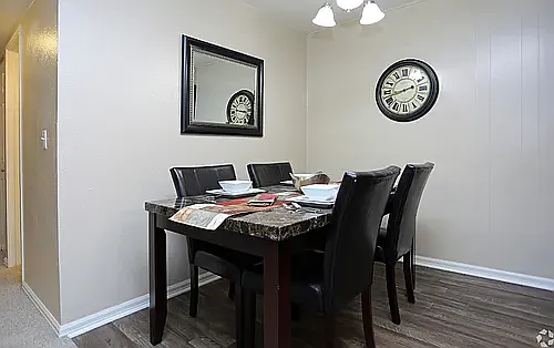 Aspenleaf Apartments — Photo 28