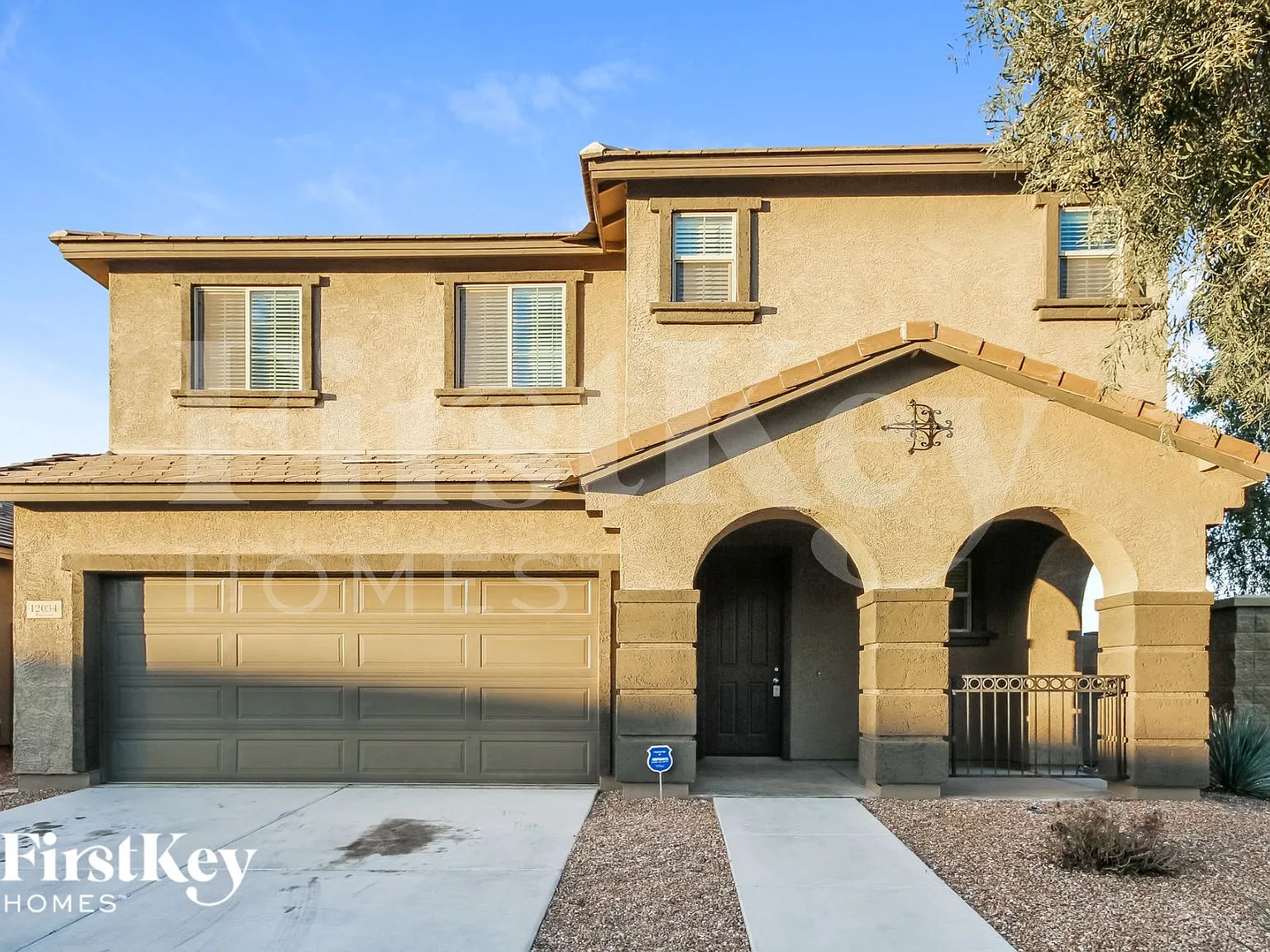 4 bed, 2.5 bath, 2105 sqft, $2,615 — Photo 2