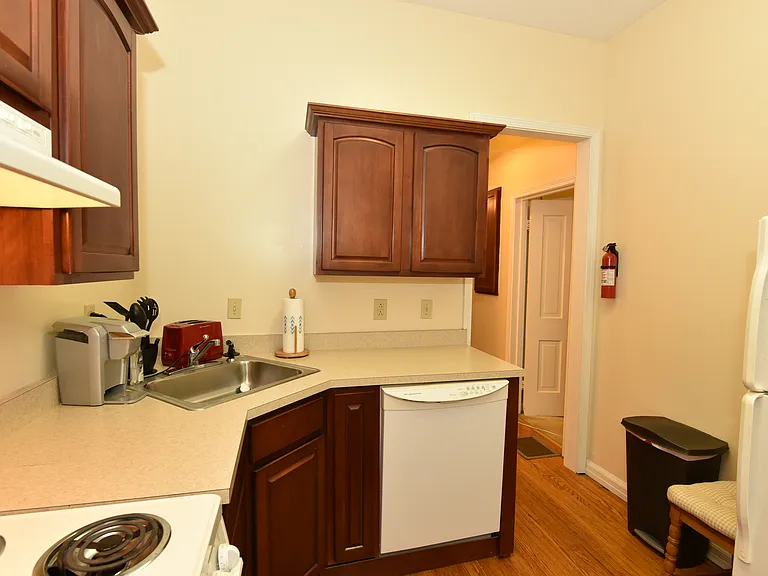 334 Dunn St — Photo 17