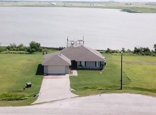 102 Blue Heron Dr N, Port Lavaca, TX 77979