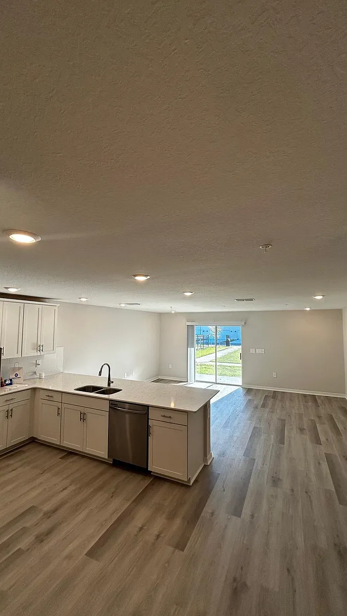 Building Photo - 295 Chesapeake Dr
