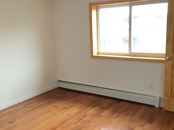3rd image of 4546 161st St #3