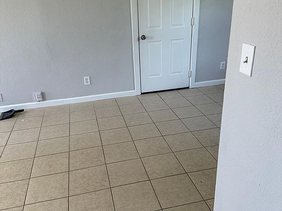 4th image of 10443 Anders Blvd