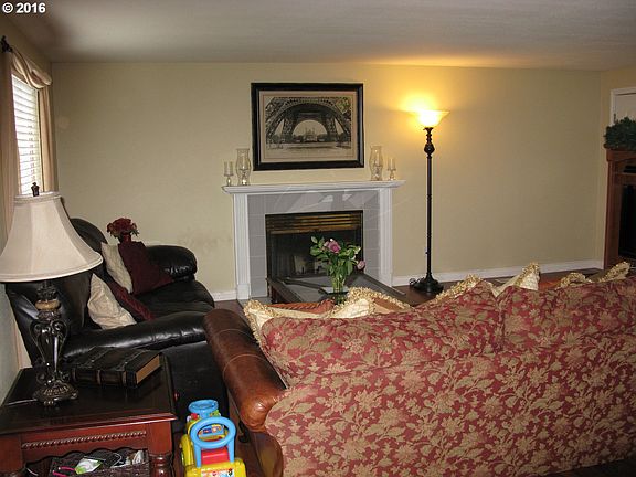 2nd image of 15404 NE 47th Cir