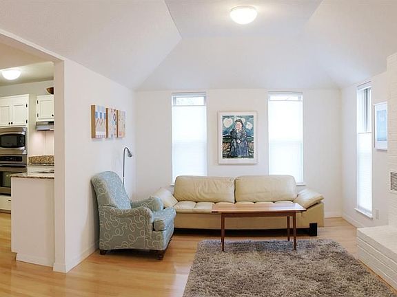 5th image of 1409 Oxford Ln
