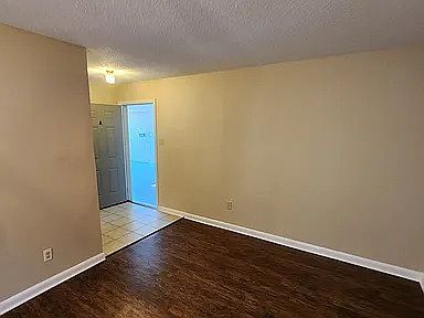 5th image of 112 Glenn St #11333276