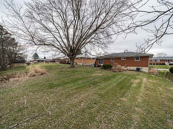 5th image of 2246 Genevieve Ln