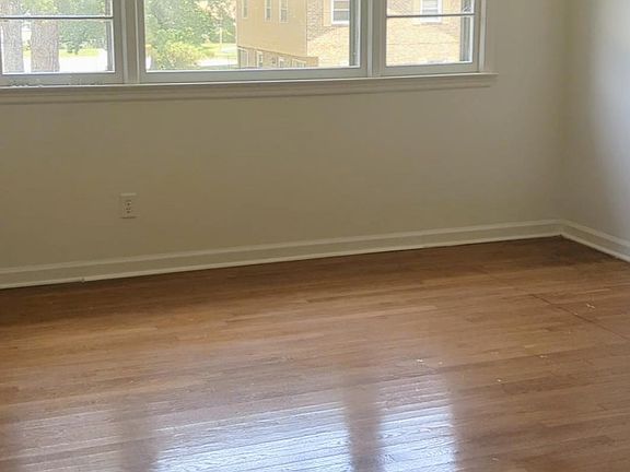 2nd image of 1700 W Clara Dr