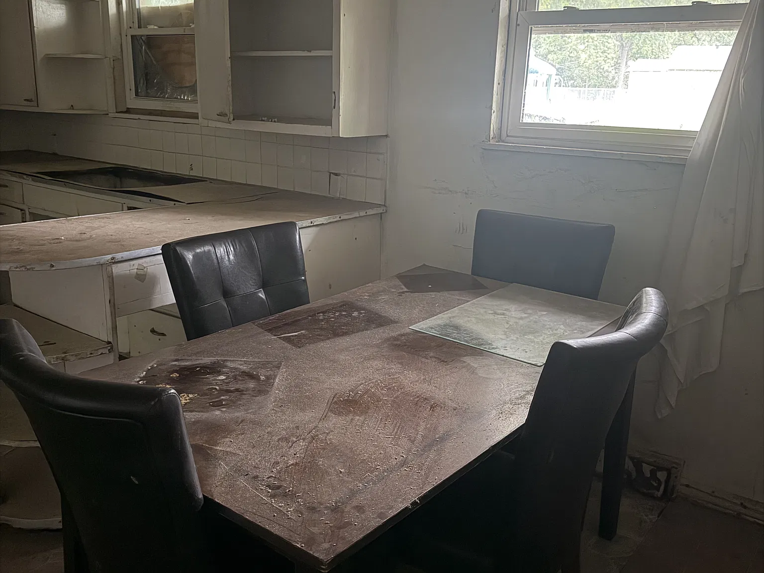 2 bed, 1025 sqft, $800 — Photo 2