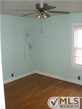 4th image of 421 Highland Cir