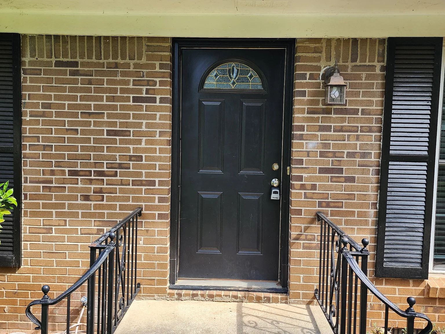 829 East Glochester Place Northwest - 1 — Photo 2