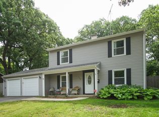 117 Woodcrest Cir, Streamwood, IL 60107