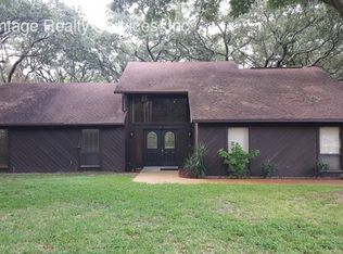 2412 Vandervort Rd, Lutz, FL 33549