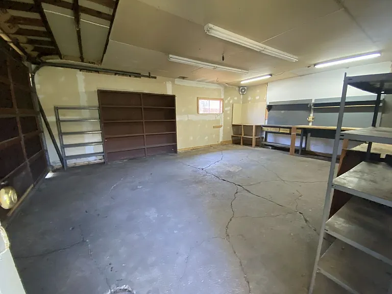 710 W Broccoli St — Photo 26