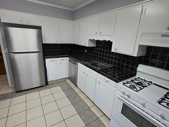 2nd image of 2862 Kaylin Dr
